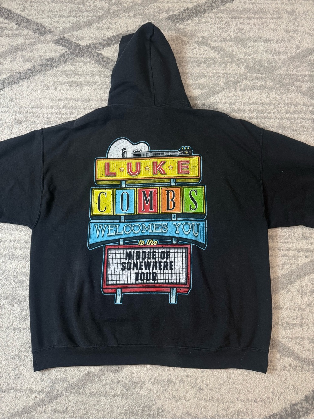 Luke Combs middle of somewhere tour hoodie size 2XL stained hole